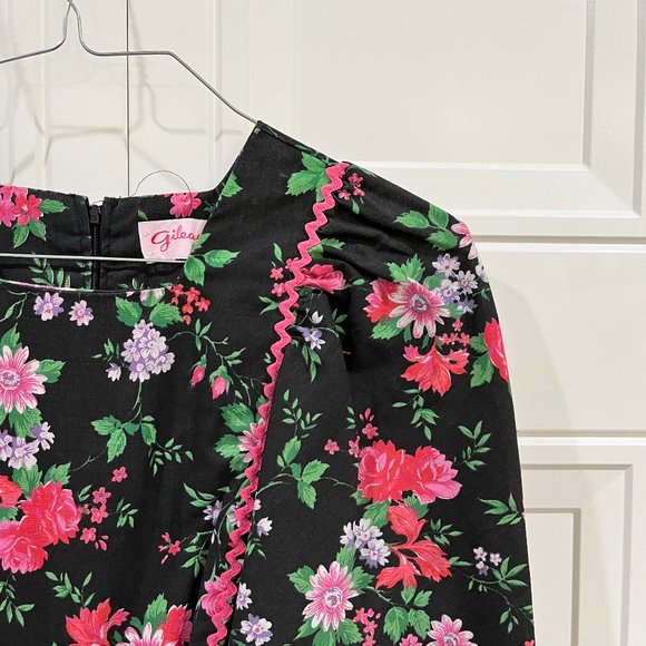 Vintage Floral Maxi Dress with Flowing Sleeves and Bric a Brac Detail - Picture 3 of 5